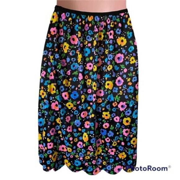 Vintage Baronet Womens Half Slip Small  Black Nylon Scalloped Hem Pillow Tab - Picture 2 of 5